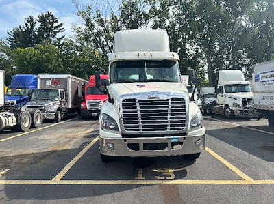 Used 2018 Freightliner Cascadia Detroit DD13 Semi Truck for sale #176636 - photo 2