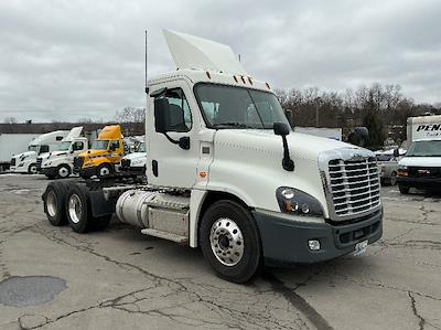 Used 2018 Freightliner Cascadia - photo 1