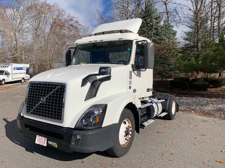 Used 2018 Volvo VNL - photo 5