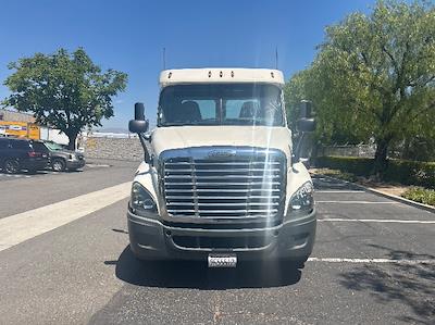 Used 2018 Freightliner Cascadia Detroit DD13 Semi Truck for sale #180734 - photo 2