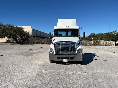Used 2017 Freightliner Cascadia - photo 1