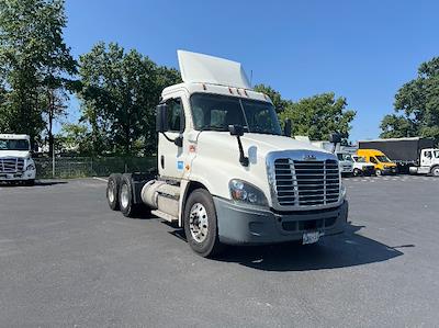 Used 2018 Freightliner Cascadia Detroit DD13 Semi Truck for sale #181638 - photo 1