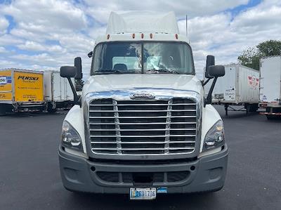 Used 2018 Freightliner Cascadia Detroit DD13 Semi Truck for sale #181638 - photo 2