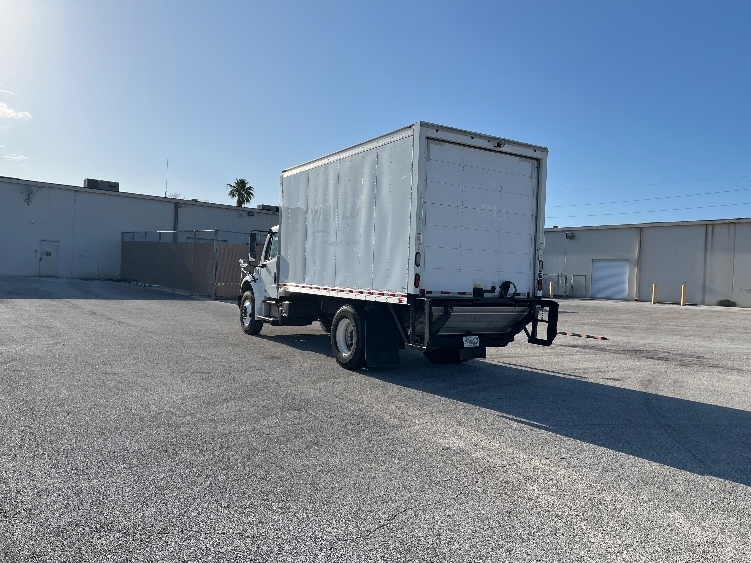 Used 2018 Freightliner M2 106 - photo 8