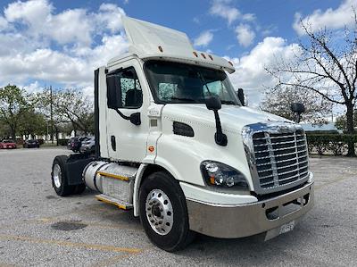 Used 2017 Freightliner Cascadia - photo 1