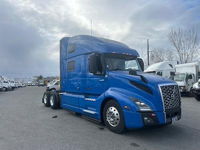 Used 2023 Volvo VNL - photo 1