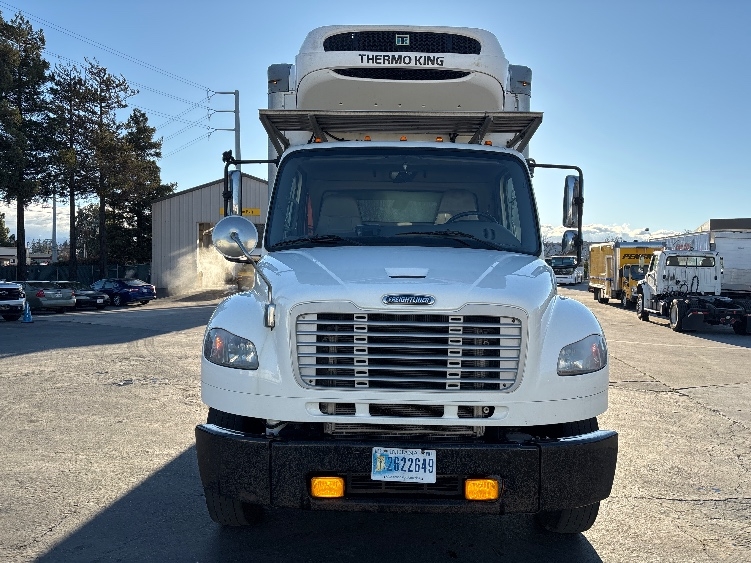 Used 2018 Freightliner M2 106 - photo 2