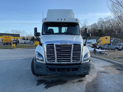 Used 2017 Freightliner Cascadia Detroit DD13 Semi Truck for sale #183933 - photo 2