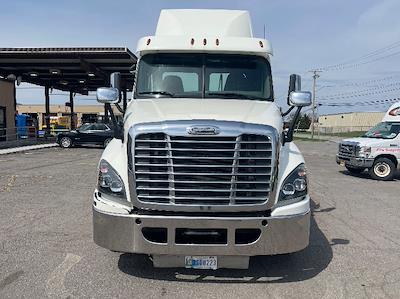 Used 2018 Freightliner Cascadia Detroit DD15AT Semi Truck for sale #184903 - photo 2