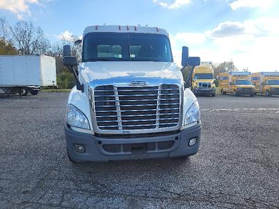 Used 2018 Freightliner Cascadia Detroit DD15AT Semi Truck for sale #184958 - photo 2