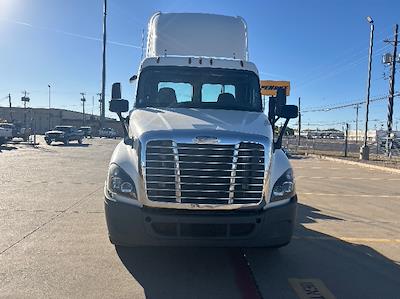 Used 2018 Freightliner Cascadia Detroit DD13 Semi Truck for sale #185340 - photo 2