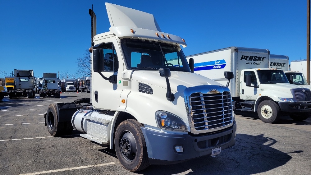 Used 2017 Freightliner Cascadia - photo 1