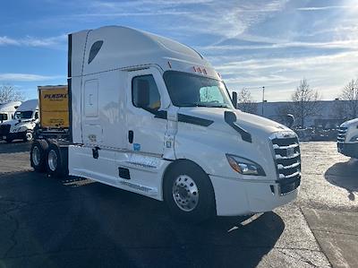 Used 2023 Freightliner Cascadia Detroit DD15AT Semi Truck with Sleeper Cab for sale #185884 - photo 1