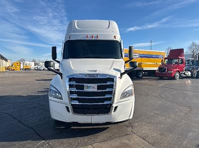 Used 2023 Freightliner Cascadia Detroit DD15AT Semi Truck with Sleeper Cab for sale #185884 - photo 2