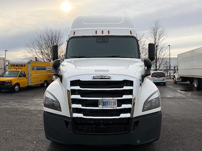 Used 2023 Freightliner Cascadia Detroit DD15AT Semi Truck with Sleeper Cab for sale #185886 - photo 2