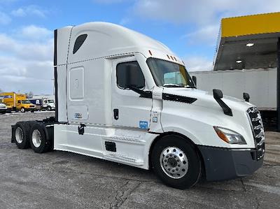 Used 2023 Freightliner Cascadia Detroit DD15AT Semi Truck with Sleeper Cab for sale #185887 - photo 1