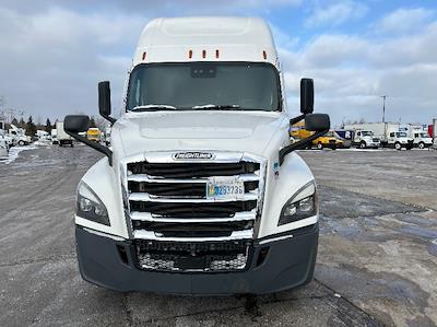 Used 2023 Freightliner Cascadia Detroit DD15AT Semi Truck with Sleeper Cab for sale #185887 - photo 2