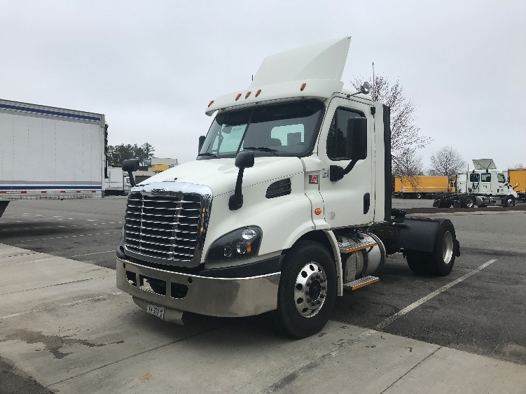Used 2017 Freightliner Cascadia - photo 5