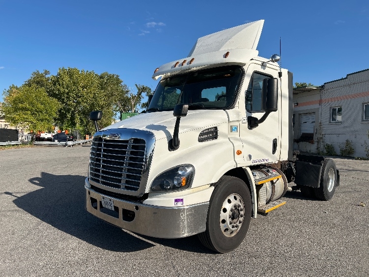Used 2017 Freightliner Cascadia - photo 5