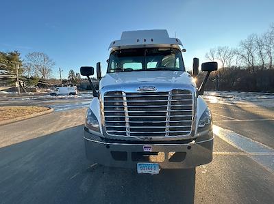 Used 2017 Freightliner Cascadia Detroit DD13 Semi Truck for sale #187692 - photo 2