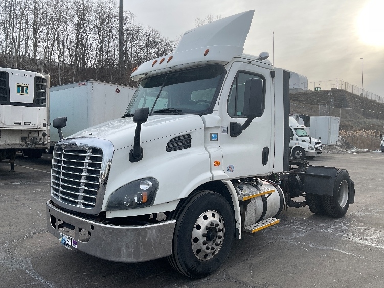 Used 2017 Freightliner Cascadia - photo 5