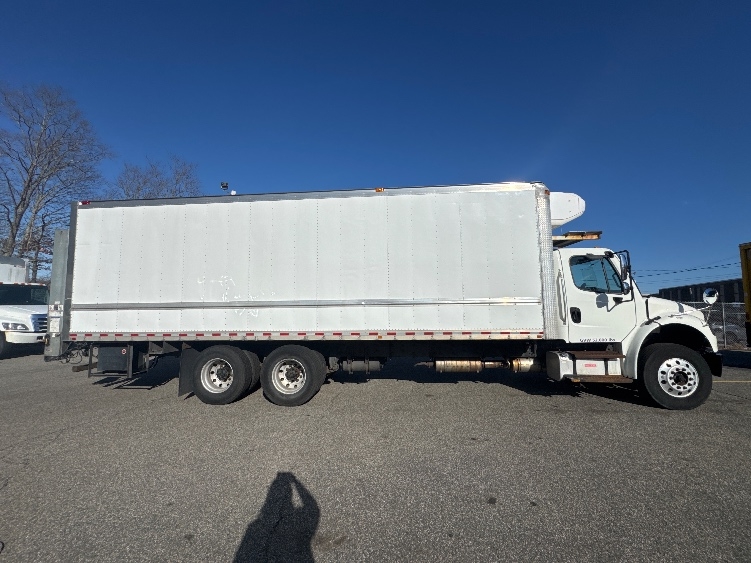 Used 2017 Freightliner M2 106 - photo 17