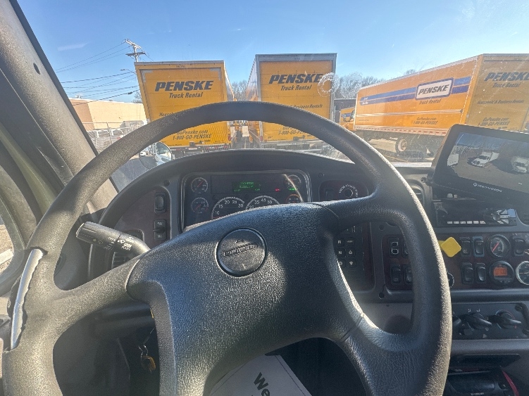 Used 2017 Freightliner M2 106 - photo 19