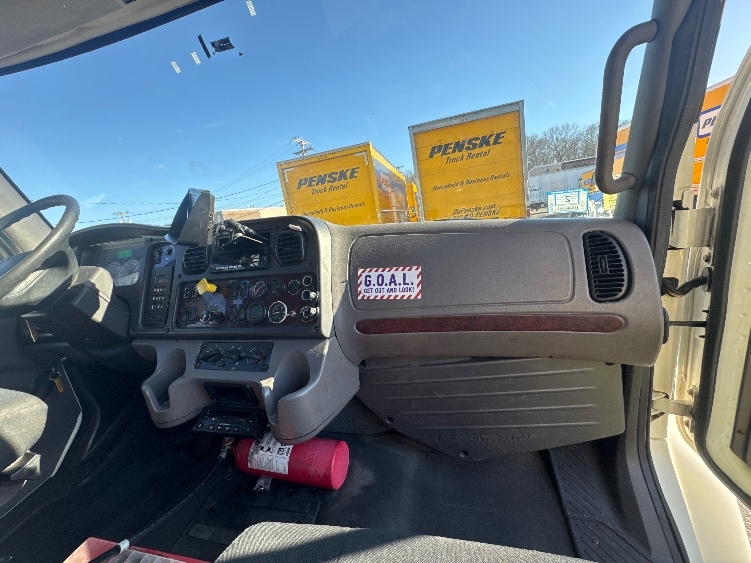 Used 2017 Freightliner M2 106 - photo 23