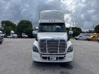 Used 2018 Freightliner Cascadia Detroit DD15AT Semi Truck for sale #188529 - photo 2