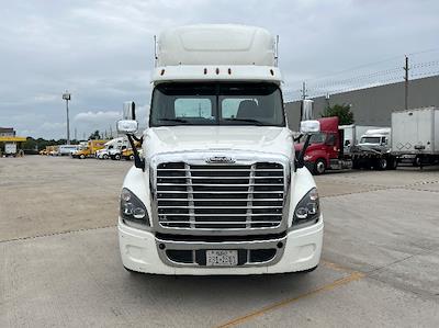 Used 2018 Freightliner Cascadia Detroit DD15AT Semi Truck for sale #188540 - photo 2