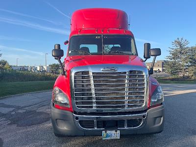 Used 2018 Freightliner Cascadia Detroit DD15AT Semi Truck for sale #189105 - photo 2