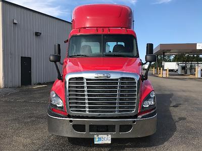 Used 2018 Freightliner Cascadia Detroit DD15AT Semi Truck for sale #189107 - photo 2