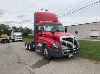 Used 2018 Freightliner Cascadia - photo 1