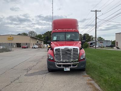 Used 2018 Freightliner Cascadia - photo 1