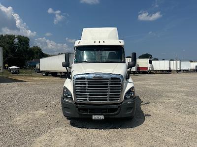 Used 2018 Freightliner Cascadia Detroit DD13 Semi Truck for sale #189216 - photo 2