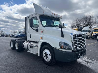 Used 2018 Freightliner Cascadia - photo 1