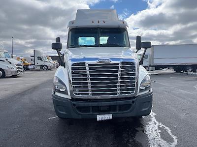 Used 2018 Freightliner Cascadia - photo 1