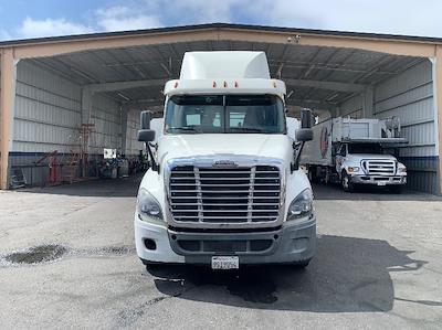 Used 2018 Freightliner Cascadia Detroit DD13 Semi Truck for sale #189221 - photo 2