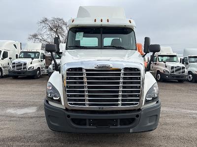 Used 2018 Freightliner Cascadia Detroit DD13 Semi Truck for sale #189234 - photo 2