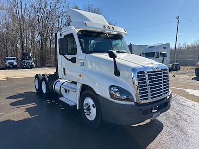 Used 2018 Freightliner Cascadia - photo 1
