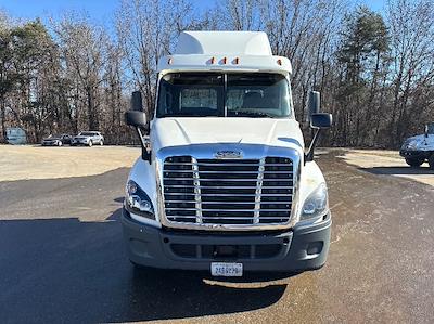 Used 2018 Freightliner Cascadia - photo 1