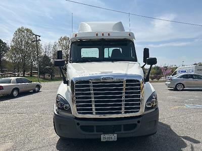 Used 2018 Freightliner Cascadia Detroit DD13 Semi Truck for sale #189277 - photo 2