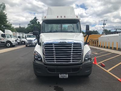 Used 2018 Freightliner Cascadia Detroit DD13 Semi Truck for sale #189452 - photo 2