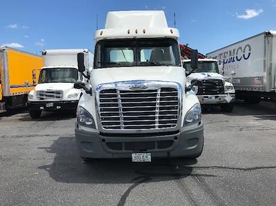 Used 2018 Freightliner Cascadia Detroit DD13 Semi Truck for sale #189456 - photo 2