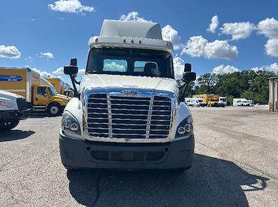 Used 2018 Freightliner Cascadia Detroit DD13 Semi Truck for sale #189463 - photo 2