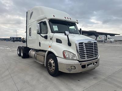 Used 2018 Freightliner Cascadia Detroit DD13 Semi Truck with Sleeper Cab for sale #190352 - photo 1