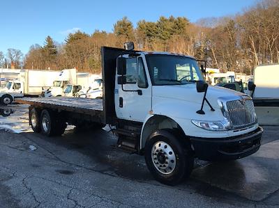 Used 2018 International DuraStar 4400 Wabash Flatbed Truck for sale #191223 - photo 1
