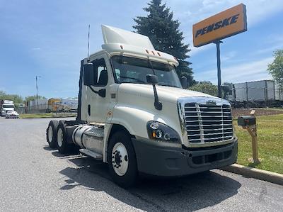 Used 2017 Freightliner Cascadia Detroit DD13 Semi Truck for sale #191739 - photo 1
