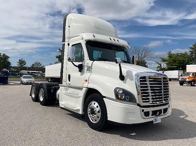 Used 2017 Freightliner Cascadia Detroit DD15AT Semi Truck for sale #192528 - photo 1