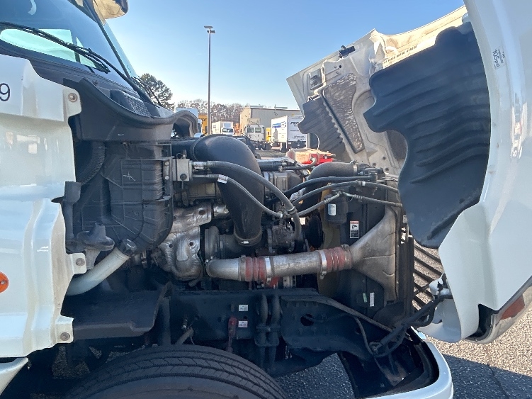 Used 2017 Freightliner Cascadia - photo 17